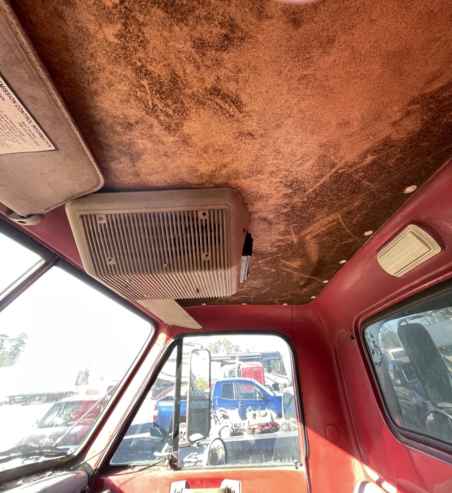 1986 GMC Brigadier Dump Truck - Image 10